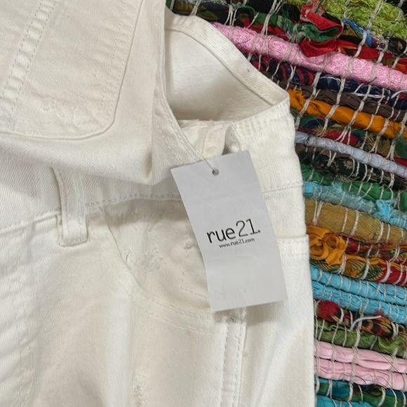 Jean Overalls (Shorts) - Picture 2 of 2